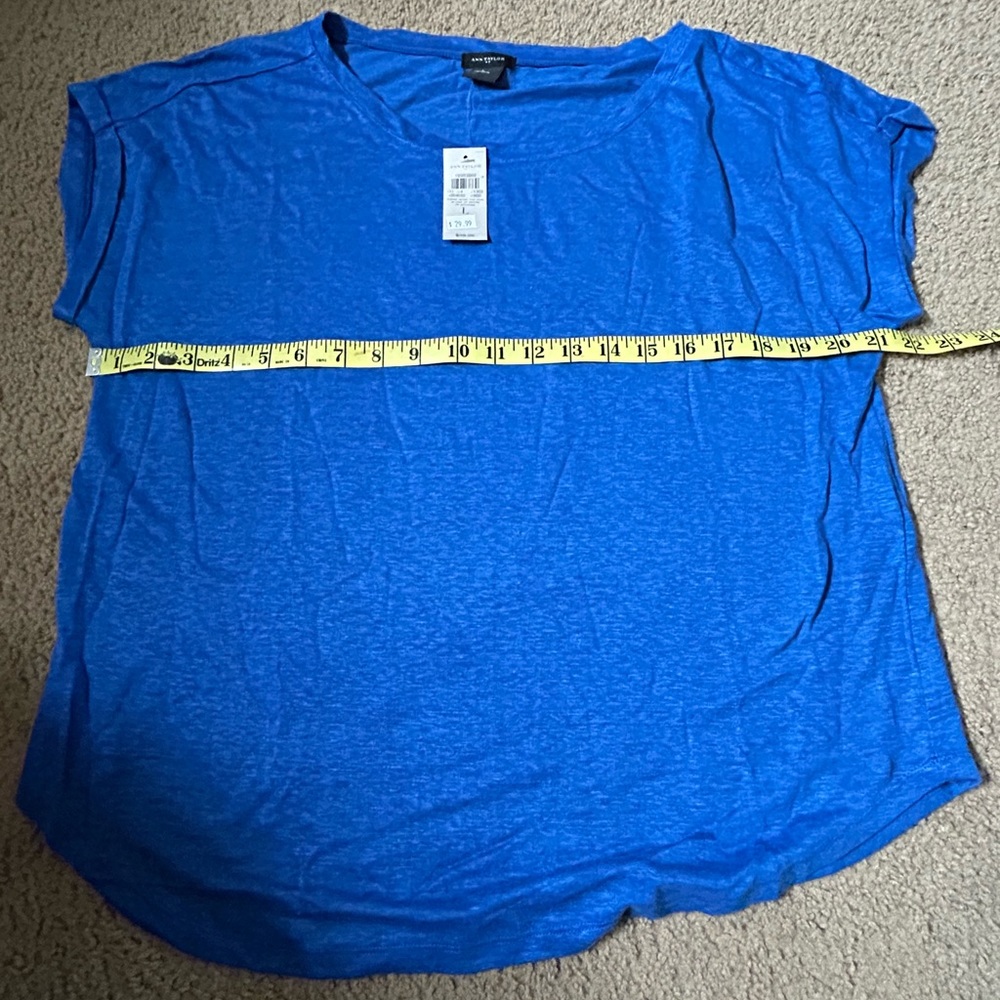 Ann Taylor Woman’s Blue Short Sleeve Shirt NWT Large